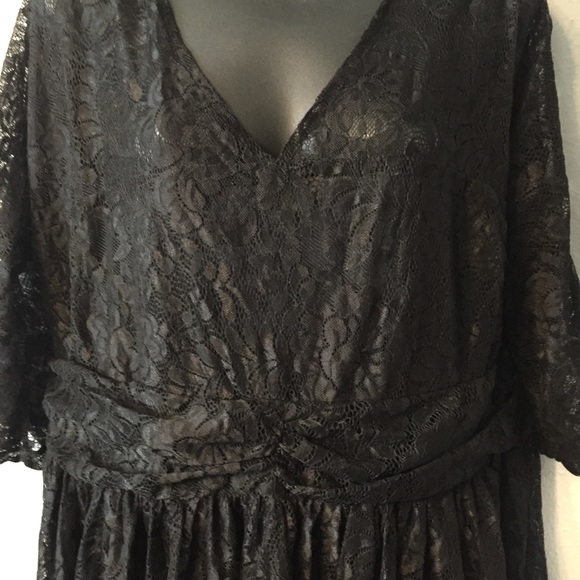 Women’s Plus Black Lace Skater Dress - Picture 7 of 8